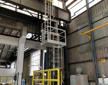 SCALA CON GABBIA PER CARROPONTE